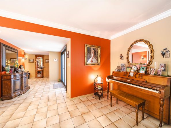8635 Menteith Ter, Miami Lakes FL 33016