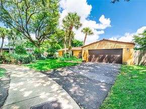 8635 Menteith Ter, Miami Lakes FL 33016