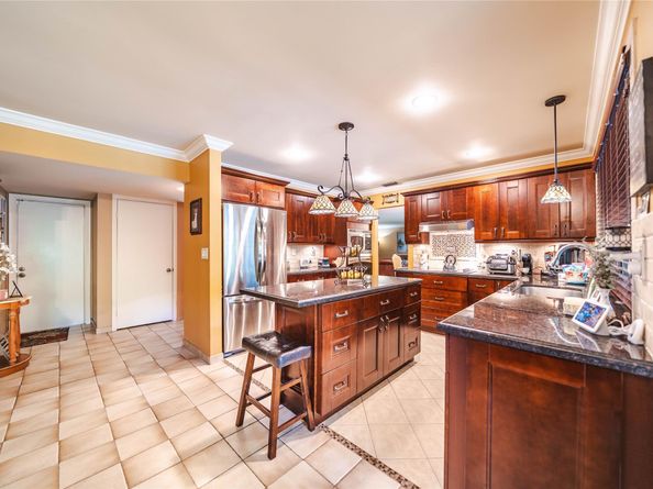 8635 Menteith Ter, Miami Lakes FL 33016
