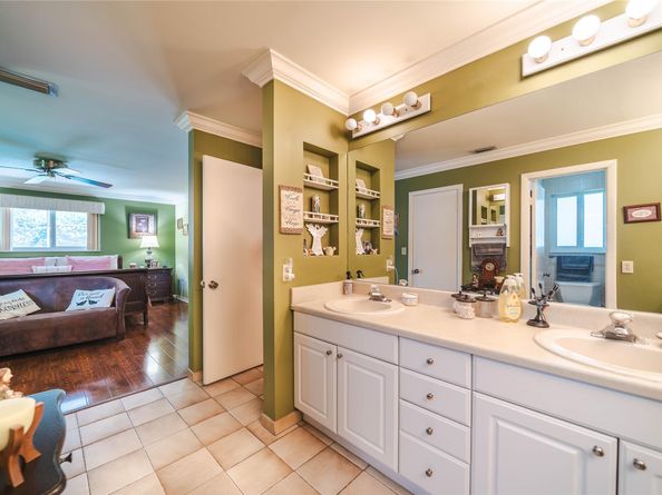 8635 Menteith Ter, Miami Lakes FL 33016