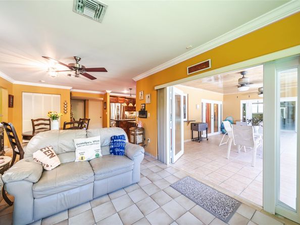 8635 Menteith Ter, Miami Lakes FL 33016