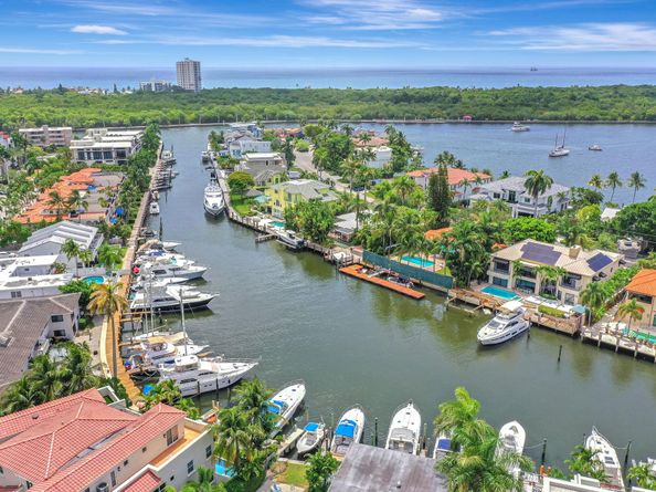 1368 Bayview Dr, Fort Lauderdale FL 33306