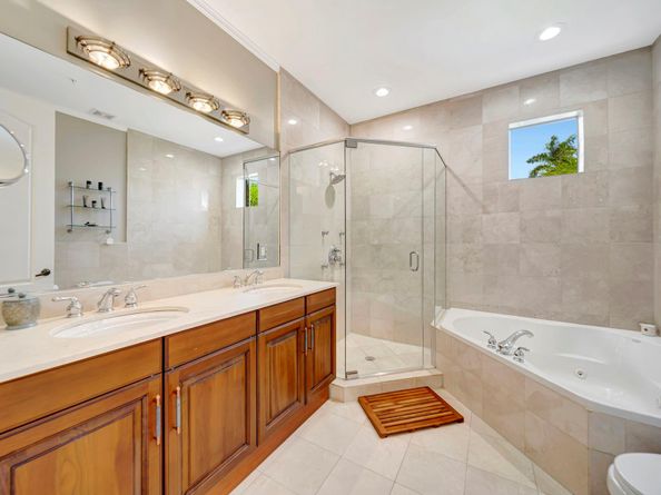 1368 Bayview Dr, Fort Lauderdale FL 33306