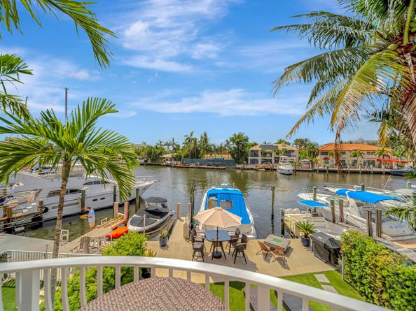 1368 Bayview Dr, Fort Lauderdale FL 33306
