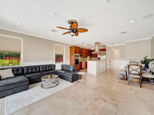 1368 Bayview Dr, Fort Lauderdale FL 33306