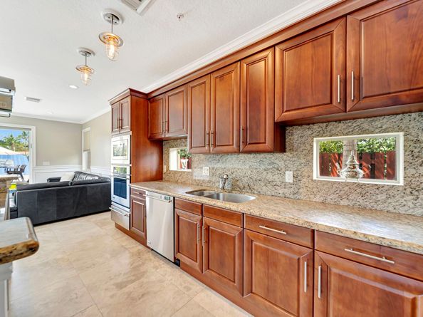 1368 Bayview Dr, Fort Lauderdale FL 33306
