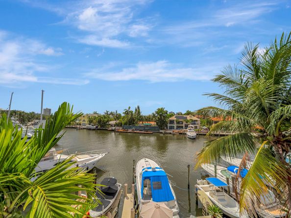 1368 Bayview Dr, Fort Lauderdale FL 33306