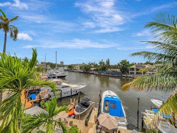 1368 Bayview Dr, Fort Lauderdale FL 33306