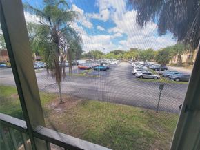 8120 SW 24th St 212, North Lauderdale FL 33068