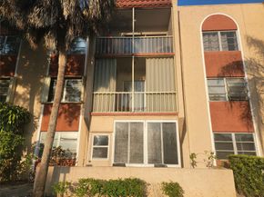 8120 SW 24th St 212, North Lauderdale FL 33068