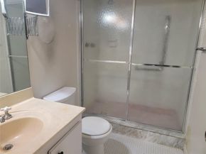 8120 SW 24th St 212, North Lauderdale FL 33068