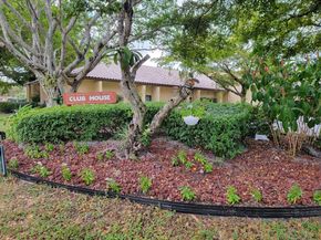 8120 SW 24th St 212, North Lauderdale FL 33068