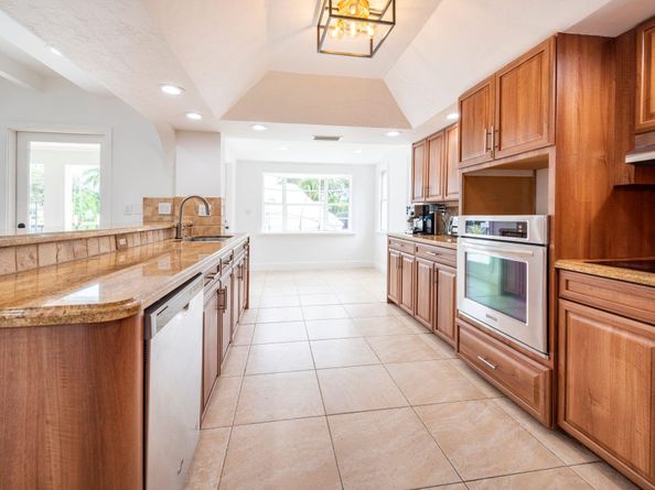 1749 SE 9th Street, Fort Lauderdale FL 33316