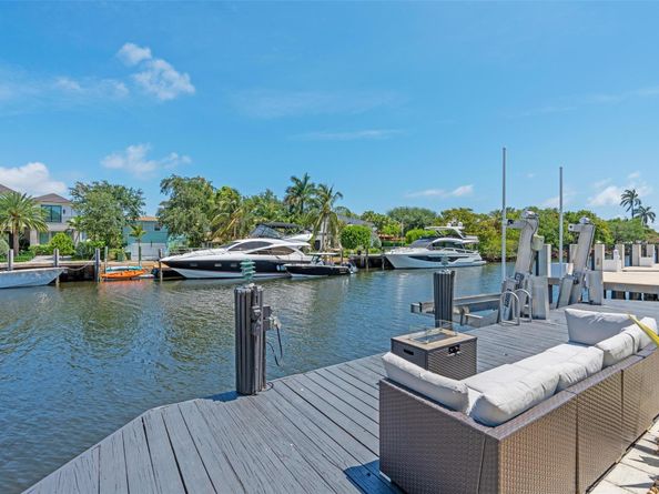 1749 SE 9th Street, Fort Lauderdale FL 33316