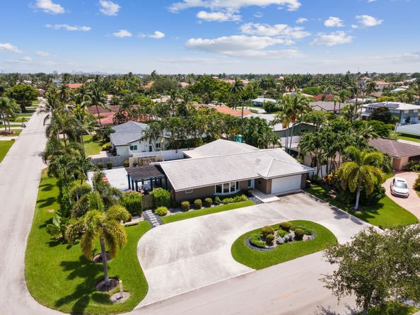 2750 NE 45th St, Lighthouse Point FL 33064