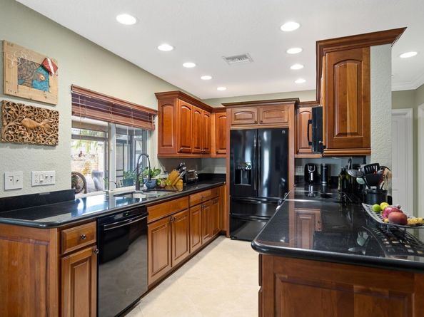 2750 NE 45th St, Lighthouse Point FL 33064