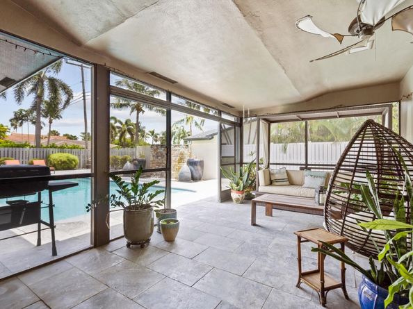 2750 NE 45th St, Lighthouse Point FL 33064