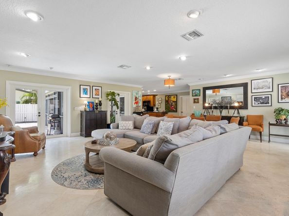 2750 NE 45th St, Lighthouse Point FL 33064