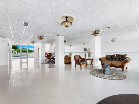 2715 N Ocean Blvd 17D, Fort Lauderdale FL 33308