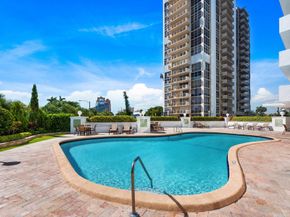 2715 N Ocean Blvd 17D, Fort Lauderdale FL 33308
