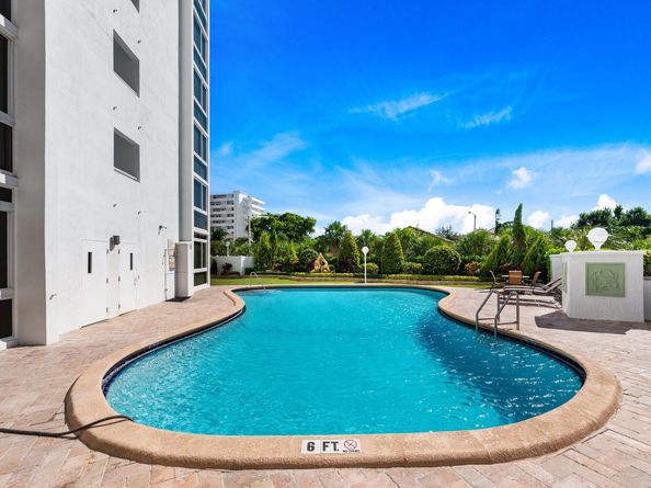 2715 N Ocean Blvd 17D, Fort Lauderdale FL 33308