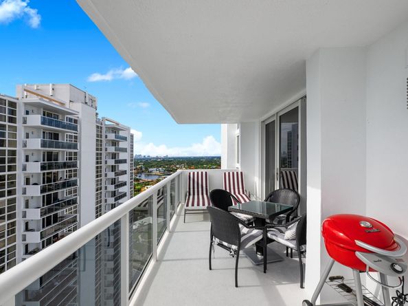 2715 N Ocean Blvd 17D, Fort Lauderdale FL 33308