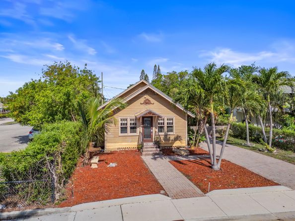 909 N L Street, Lake Worth Beach FL 33460