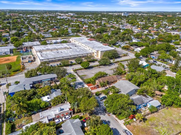 909 N L Street, Lake Worth Beach FL 33460