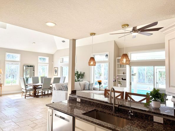 400 Seaside Lane, Juno Beach FL 33408