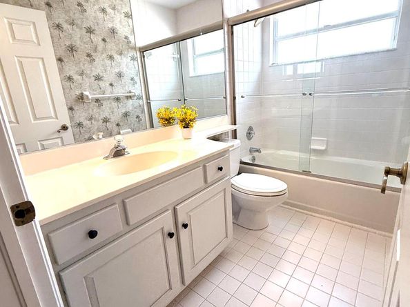 400 Seaside Lane, Juno Beach FL 33408