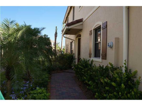 13023 Riverwalk S Cir 13023, Plantation FL 33325