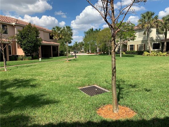 13023 Riverwalk S Cir 13023, Plantation FL 33325