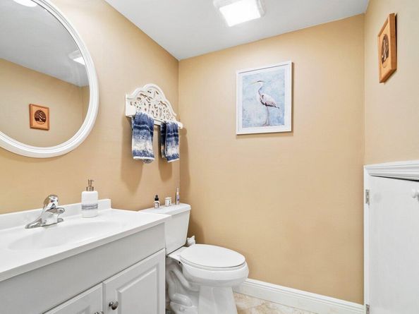 825 Center Street 13b, Jupiter FL 33458