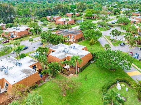 825 Center Street 13b, Jupiter FL 33458