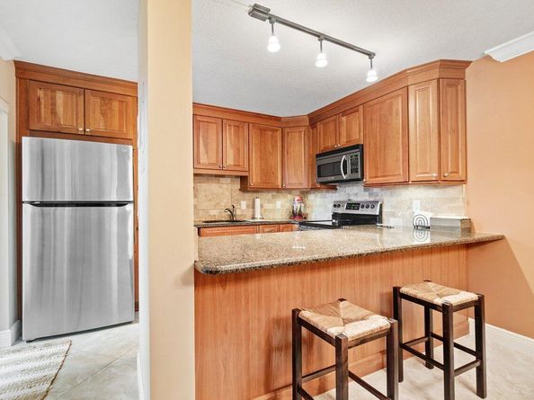825 Center Street 13b, Jupiter FL 33458