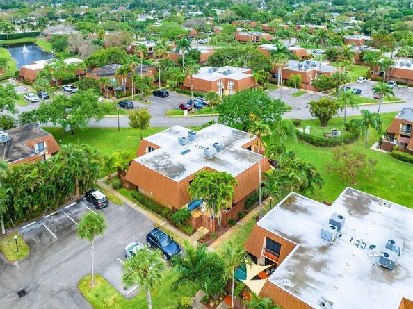 825 Center Street 13b, Jupiter FL 33458