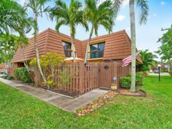 825 Center Street 13b, Jupiter FL 33458