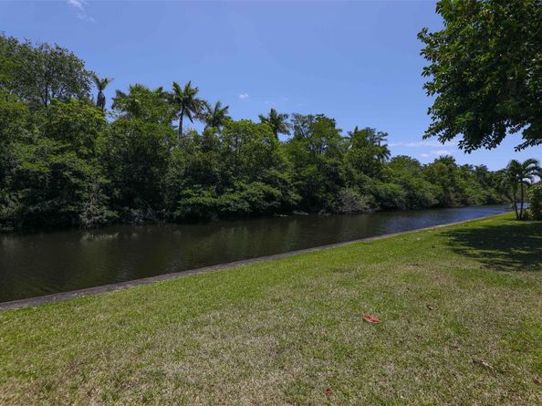 113 Royal Park 1H, Oakland Park FL 33309