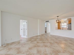 113 Royal Park 1H, Oakland Park FL 33309