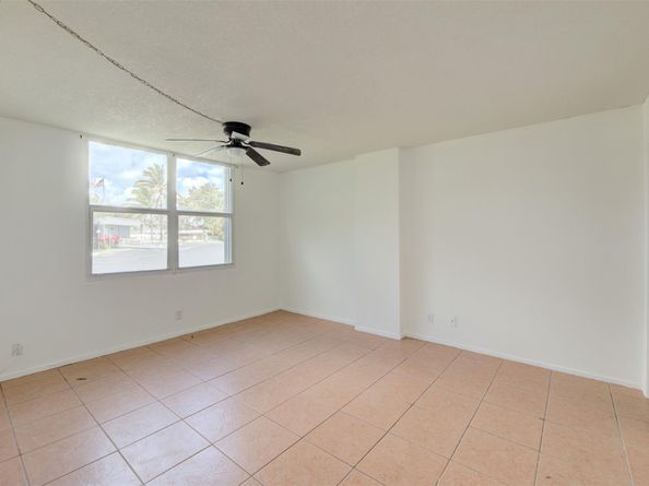 113 Royal Park 1H, Oakland Park FL 33309