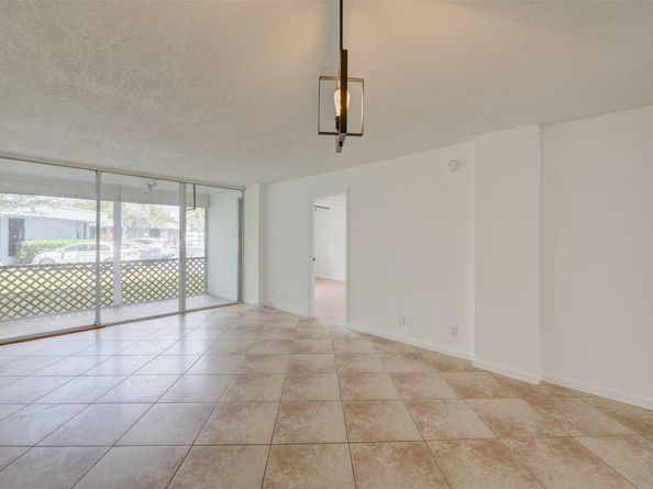 113 Royal Park 1H, Oakland Park FL 33309