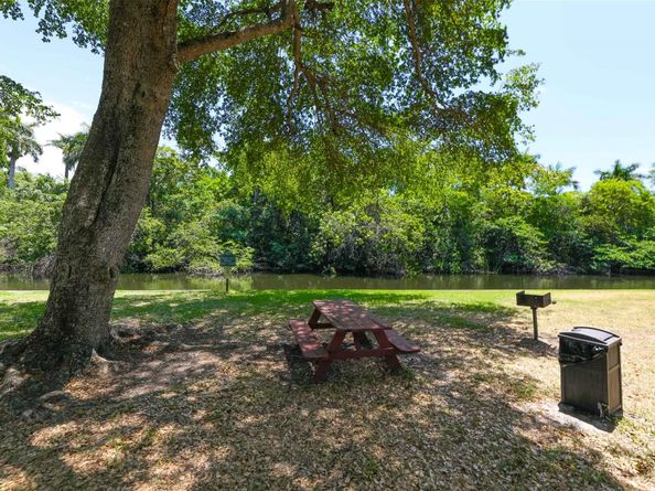 113 Royal Park 1H, Oakland Park FL 33309
