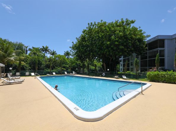 113 Royal Park 1H, Oakland Park FL 33309