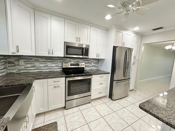 5725 Fernley Drive E 71, West Palm Beach FL 33415