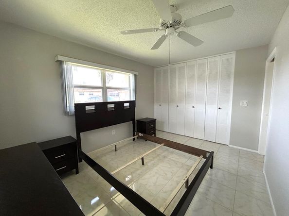 5725 Fernley Drive E 71, West Palm Beach FL 33415
