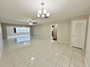 5725 Fernley Drive E 71, West Palm Beach FL 33415