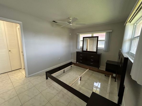 5725 Fernley Drive E 71, West Palm Beach FL 33415