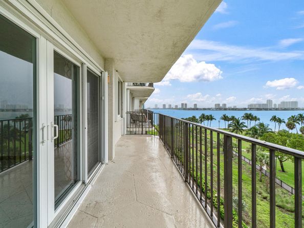 801 Lake Shore Drive 619, Lake Park FL 33403