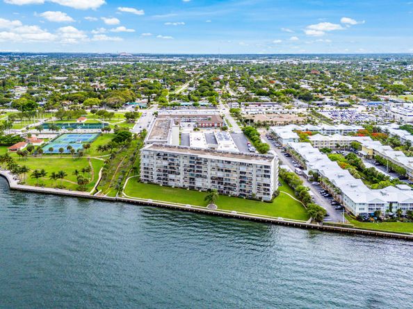 801 Lake Shore Drive 619, Lake Park FL 33403