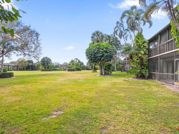 13334 Polo Club Road 236, Wellington FL 33414